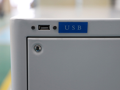 4-6kg مجفف تجميد الطعام الصغيرة التفاصيل - يمكن لواجهة USB تنزيل بيانات التجفيف بالتجميد للتسجيل.