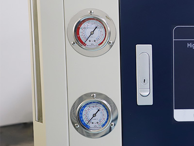 50 لتر سخان مياه مبرد للمختبر التفاصيل - يمكن لمقياس الضغط العالي والضغط المنخفض مراقبة حالة الضاغط في أي وقت.